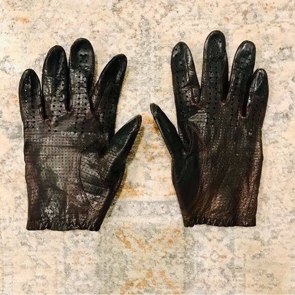 Vintage brown drivers leather gloves. Good used condition. Estimate size: 6.5 - Picture 9 of 10
